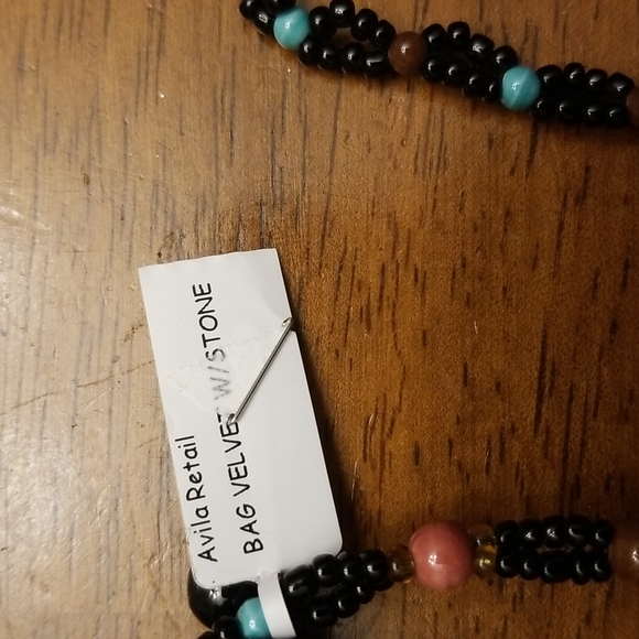 $5 ITEM. Small velvet bag with beads. MUST BUNDLE WITH OTHER ITEMS - Picture 7 of 10